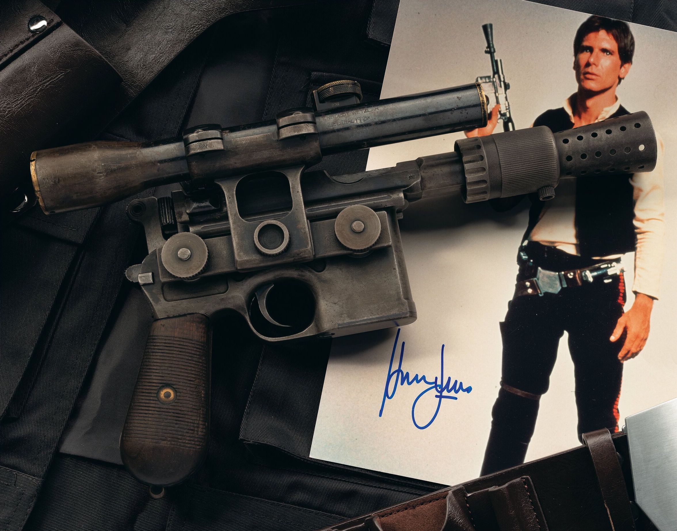 DL 44 Heavy Blaster Pistol Harrison Ford Han Solo Star Wars Episode IV A New Hope 2