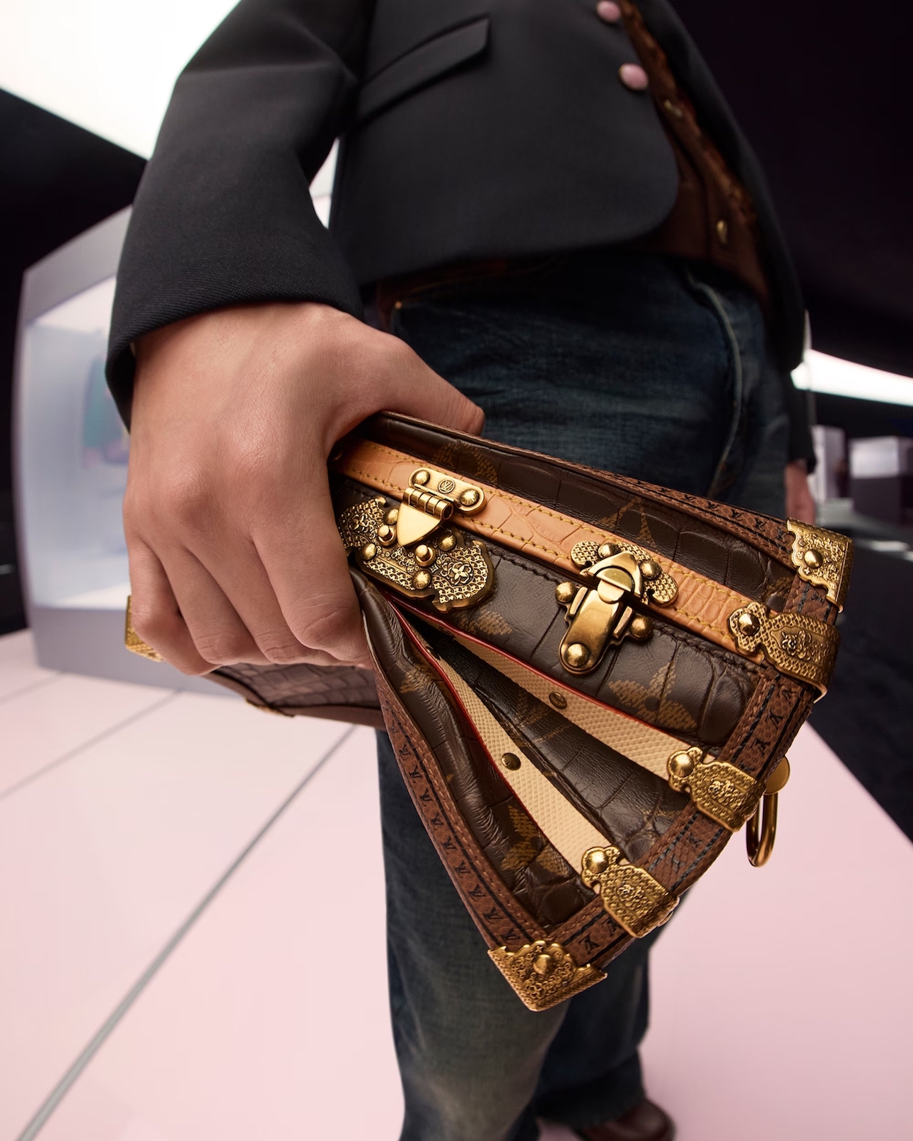MEN FW25 SHOW KEYLOOK ON SET VISUALS LOOK 014 0155 LV COM DII 1600x2000