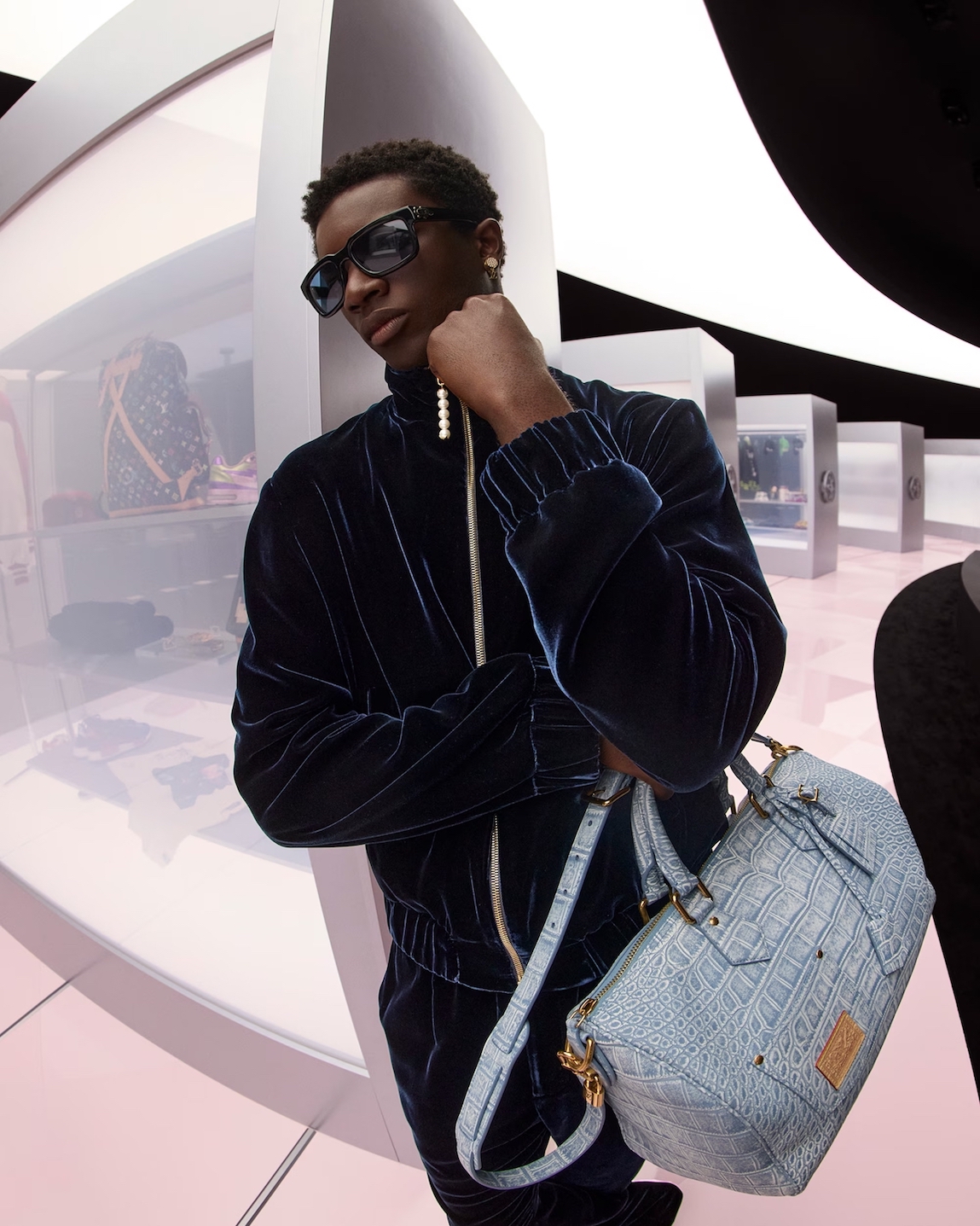MEN FW25 SHOW KEYLOOK ON SET VISUALS LOOK 06 0113 LV COM DII 1600x2000