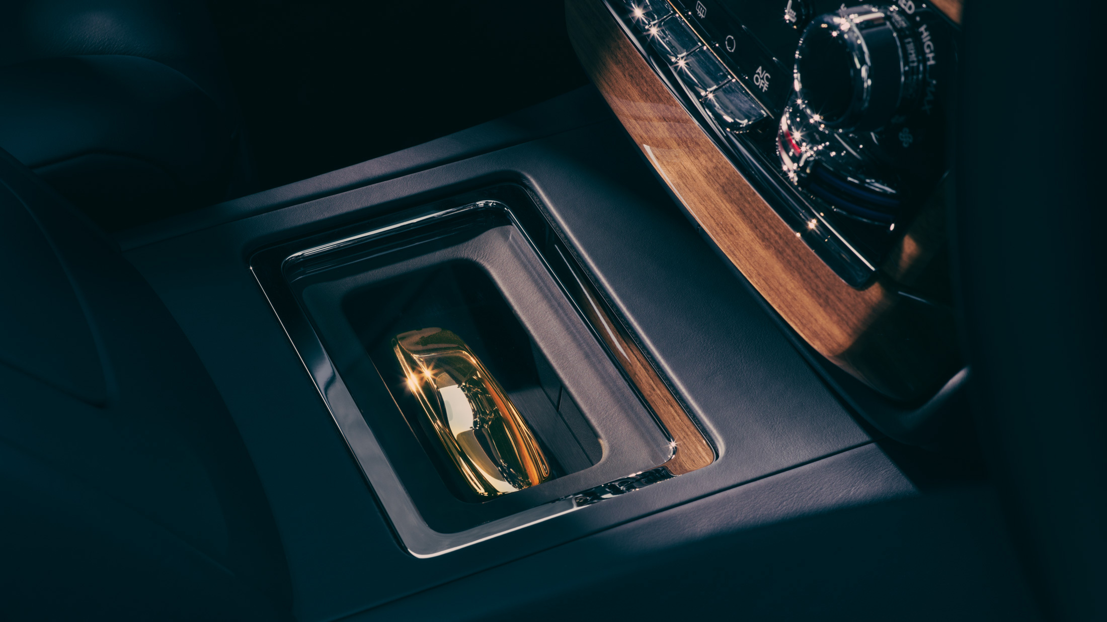 Rolls Royce Phantom Goldfinger Interior 08