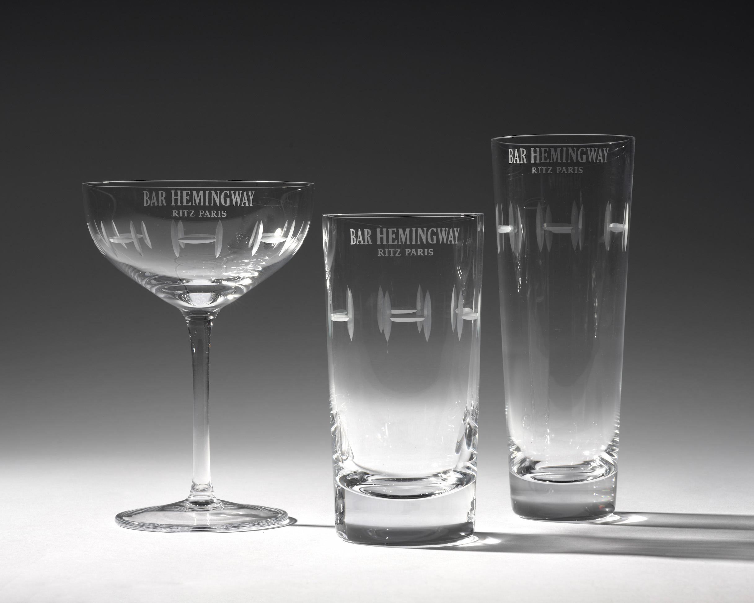 Suite de douze verres siglés du Bar Hemingway du même modèle Artcurial