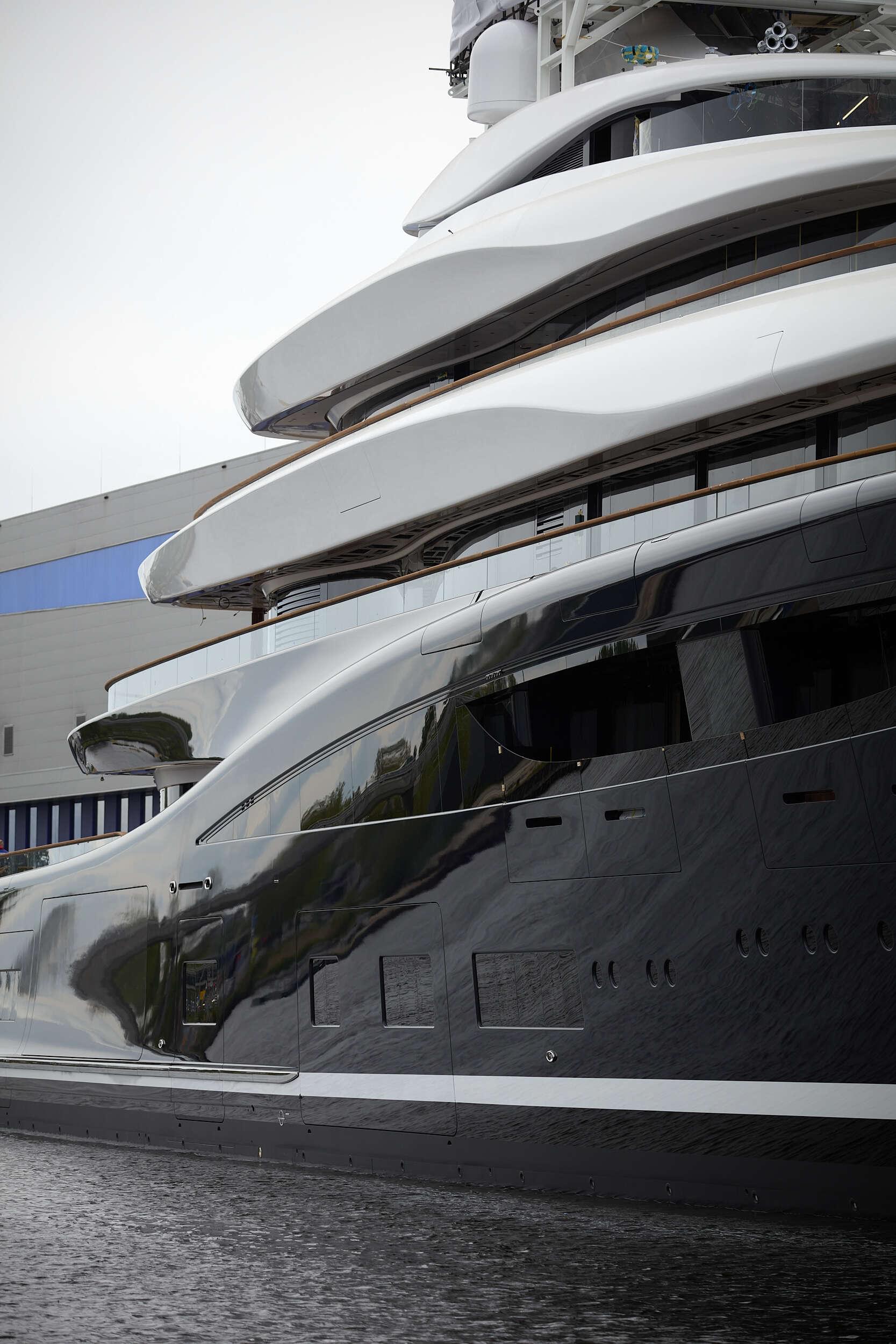 feadship 821 exterior 011