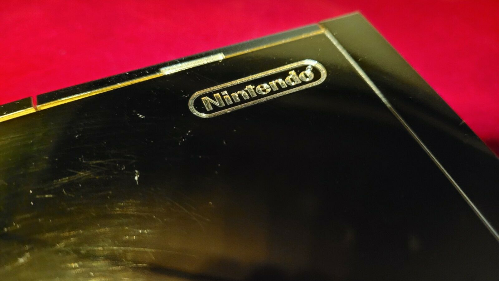 golden Wii console Elizabeth II 7
