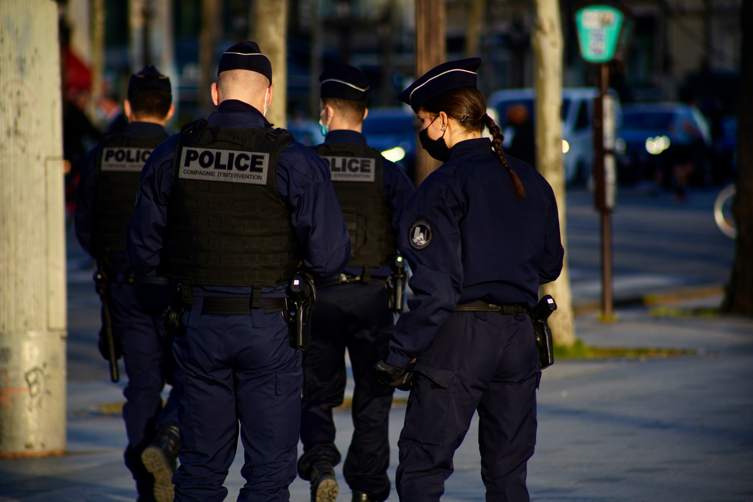 полиция Париж