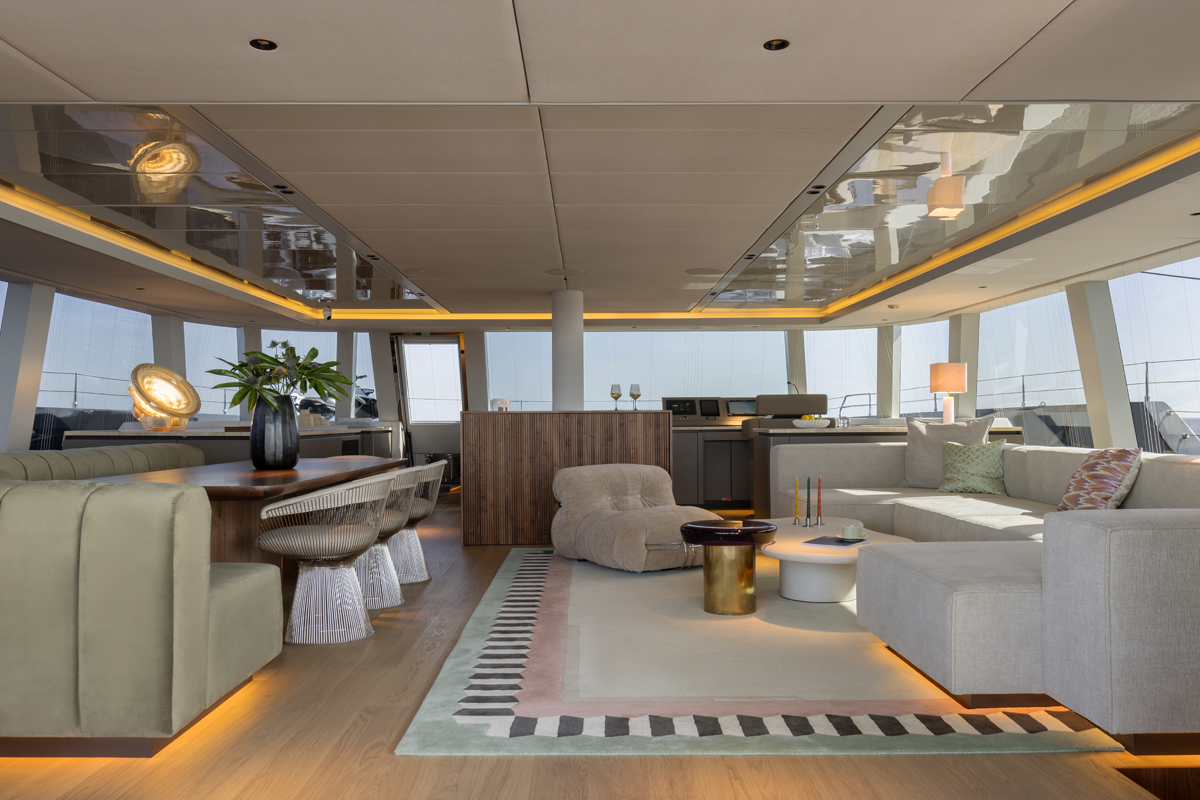 Пэрис Хилтон суперяхта Sunreef 80 Nalani 10
